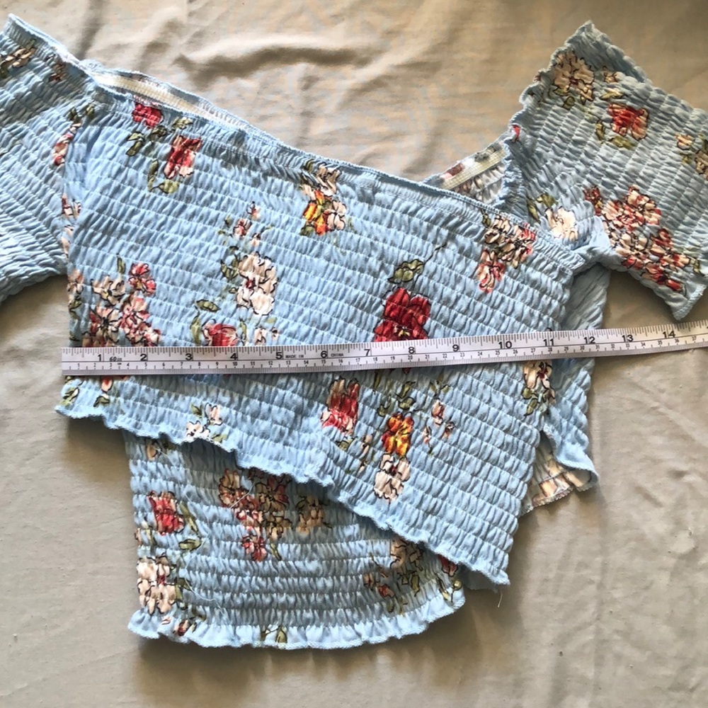 DONATED! Polly & Esther crisscrossed over the shoulder crop top - Picture 7 of 8